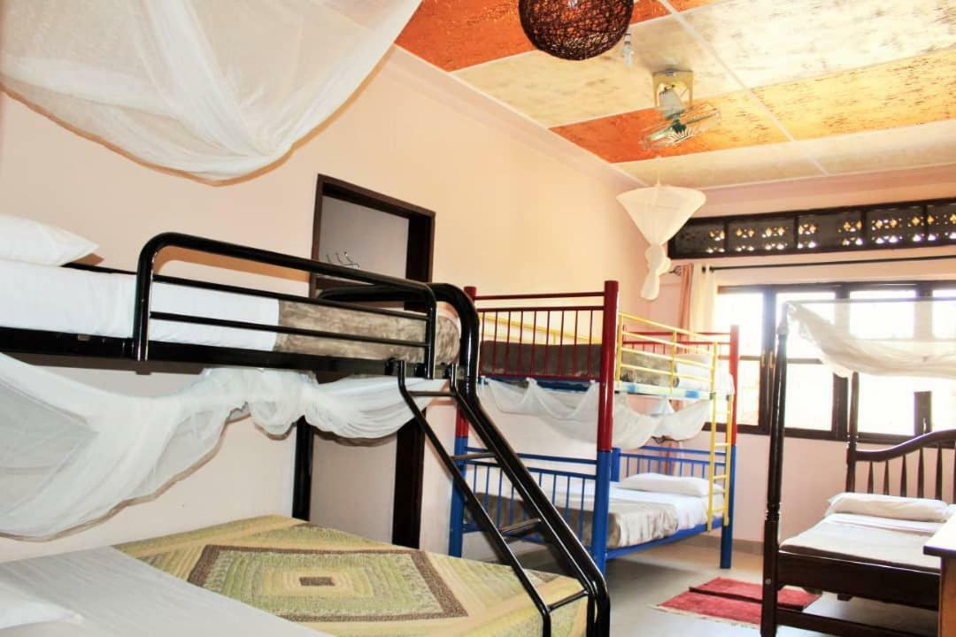 Entebbe Vine Inn Zewnętrze zdjęcie